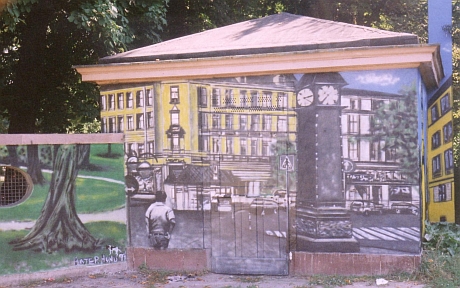 Das Bornheimer Uhrtürmchen als Spraykunst im Günthersburgpark