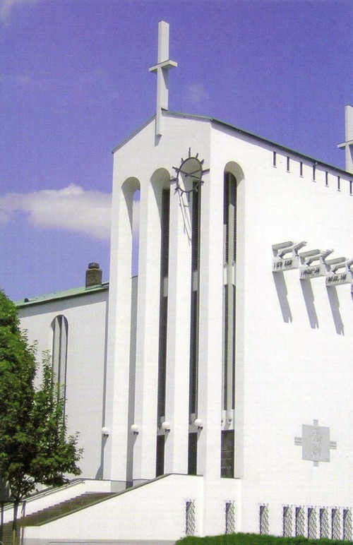 Aussenansicht der Heilig-Kreuz-Kirche