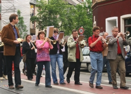 Der Posaunenchor der Johanniskirche spielte whrend der Prozession