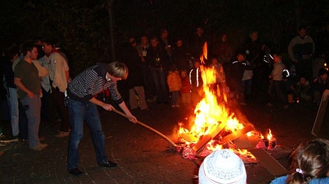 Martinsfeuer auf dem Roten Platz