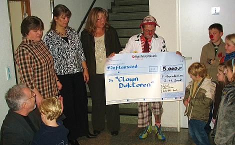 5000 Euro fr die Clowndoktoren