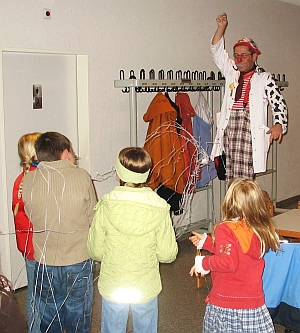 Clown-Doktore helfen Kinder bei der Genesung