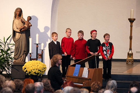 Deutsche und Tschechische Kinder im Chor