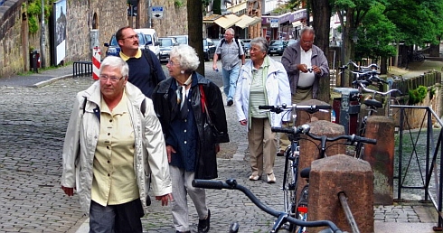 Die Gruppe beim Aufstieg in die Oberstadt