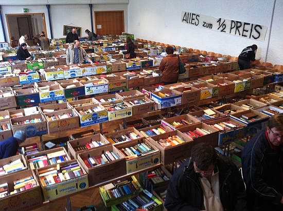 Bcher- und Schallplattenflohmarkt